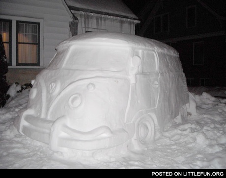 Volkswagen snow bus