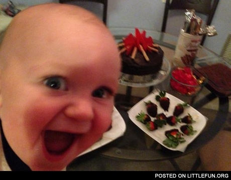 Baby photobombs