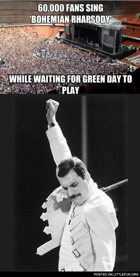 60000 fans sing Bohemian Rhapsody while waiting for Green Day to play