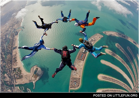 Sky diving In Dubai
