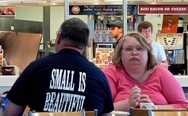 "Small is beautiful" T-Shirt