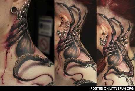 Alien facehugger 3D tattoo