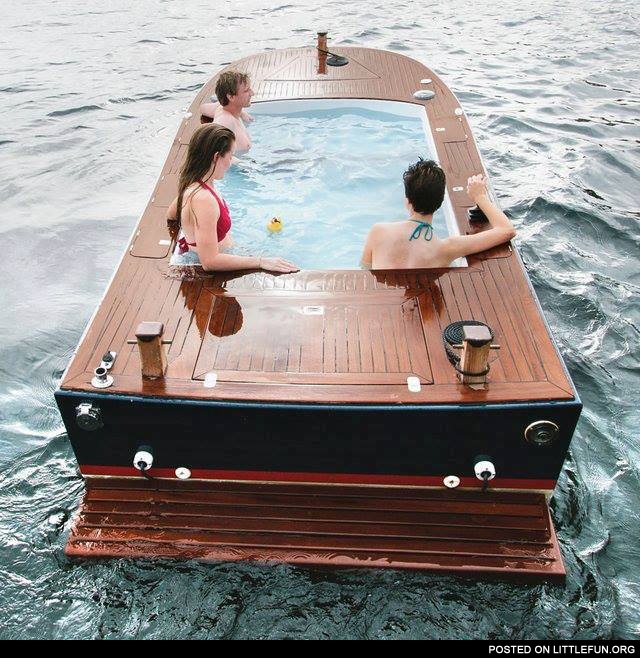 Hot tub boat