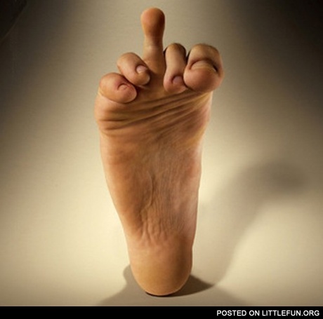 Foot middle finger