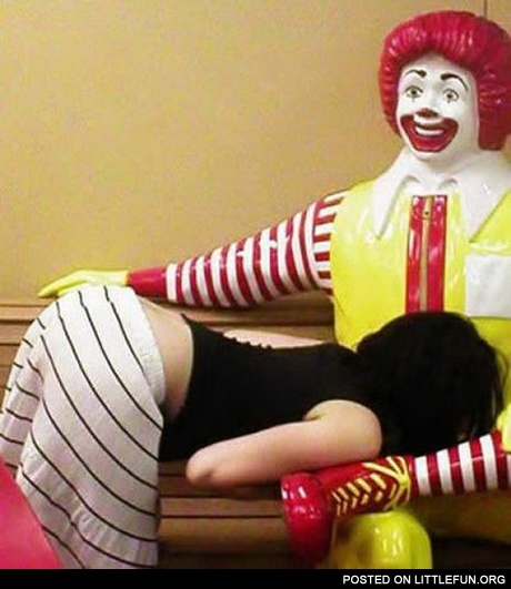 Ronald McDonald bl*wjob
