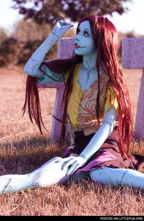 Sally from The Nightmare Before Christmas cosplay
